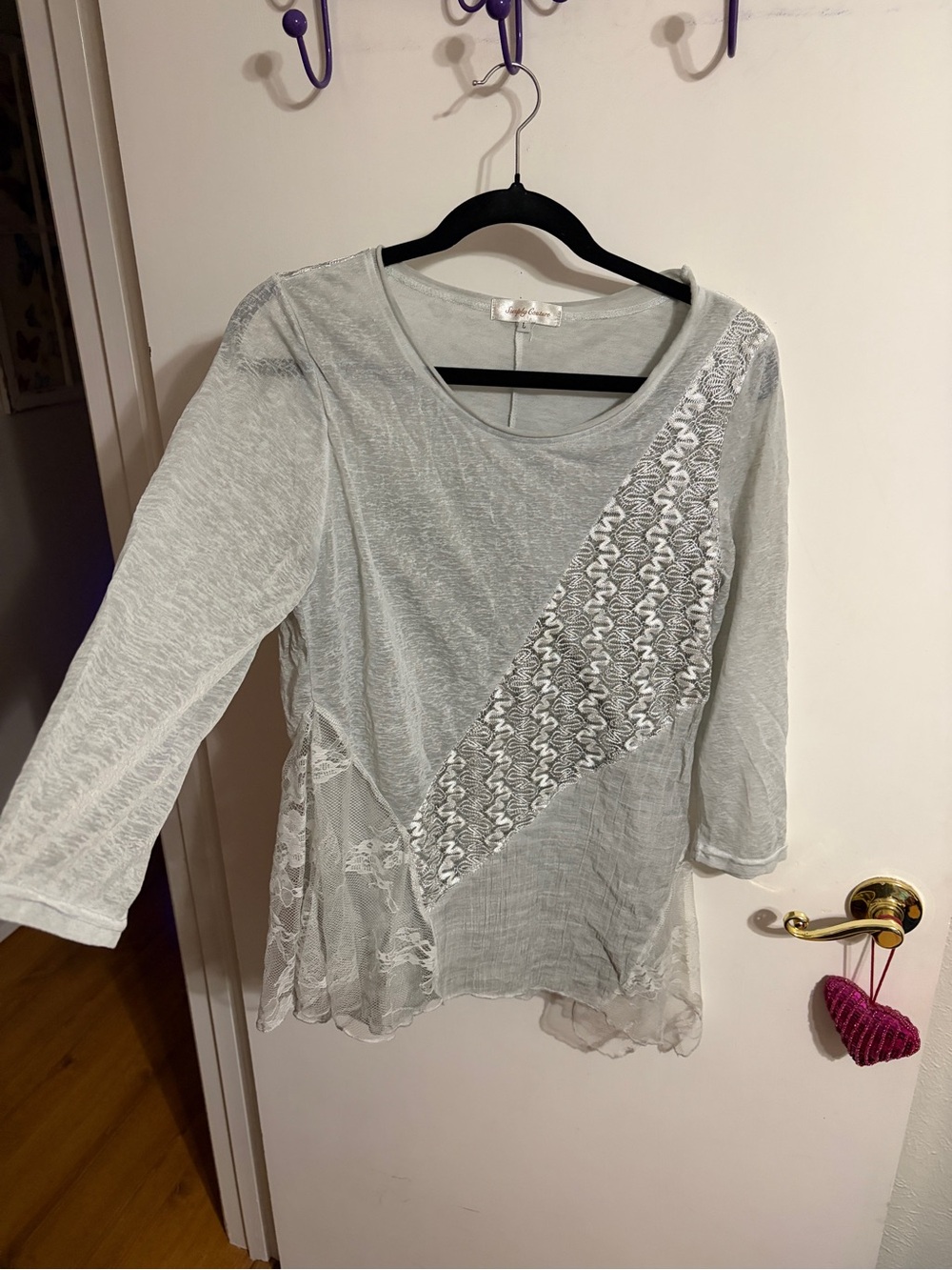 💜 Large Simply Couture Light Gray Lace & Texture Accent Tunic